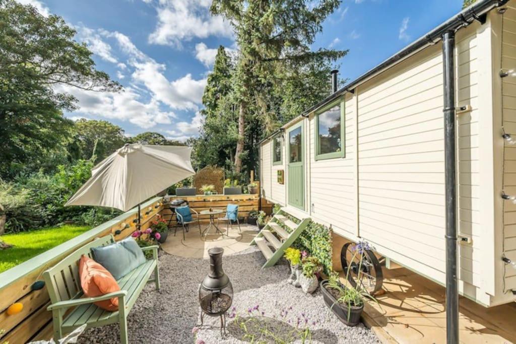Spinney Retreats - 2 X Unique Shepherds Huts Dog Friendly 노샘프턴 외부 사진